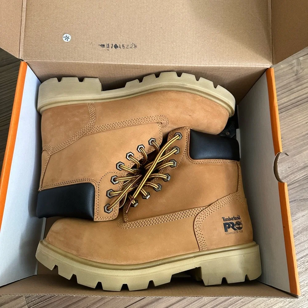 BRAND NEW Timberland boots - Picture 1 of 3